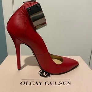 Olcay Gulsen 
Red Designer High Heel Pumps 
EU 38